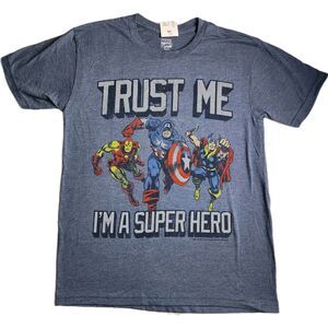 Marvel comics vintage style avengers  t-shirt, size SMALL